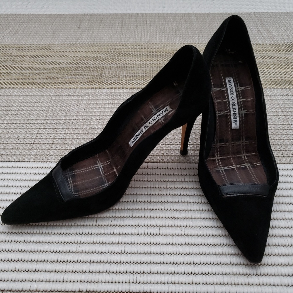 💋Manolo Blahnik Black Suede Pumps